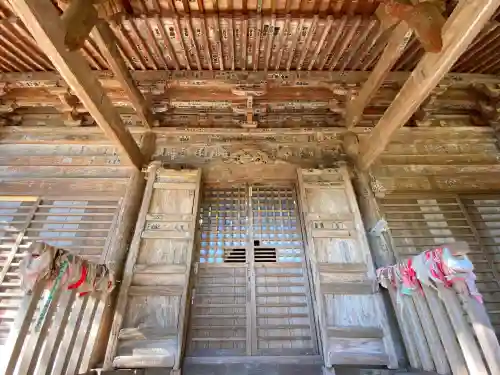 岩殿寺の本殿・本堂