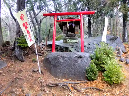 石稲荷神社の本殿