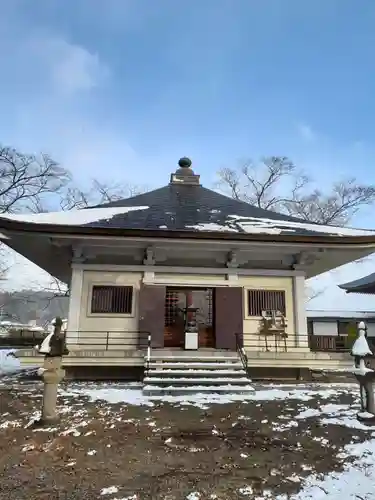 松岩寺の本殿・本堂