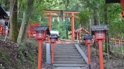 櫟谷宗像神社(松尾大社摂社)の鳥居