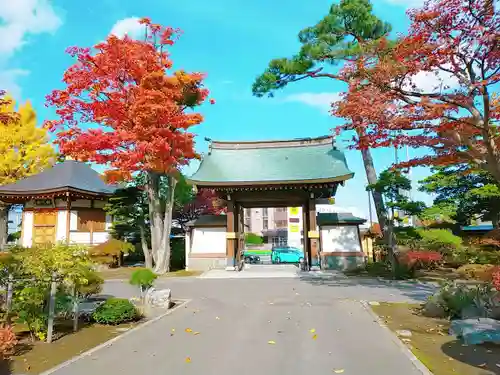 福住寺の山門