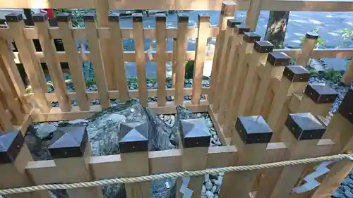 天河大辨財天社の庭園