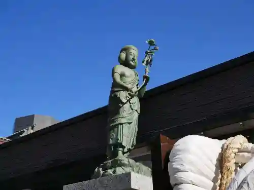 成田山深川不動堂（新勝寺東京別院）の像