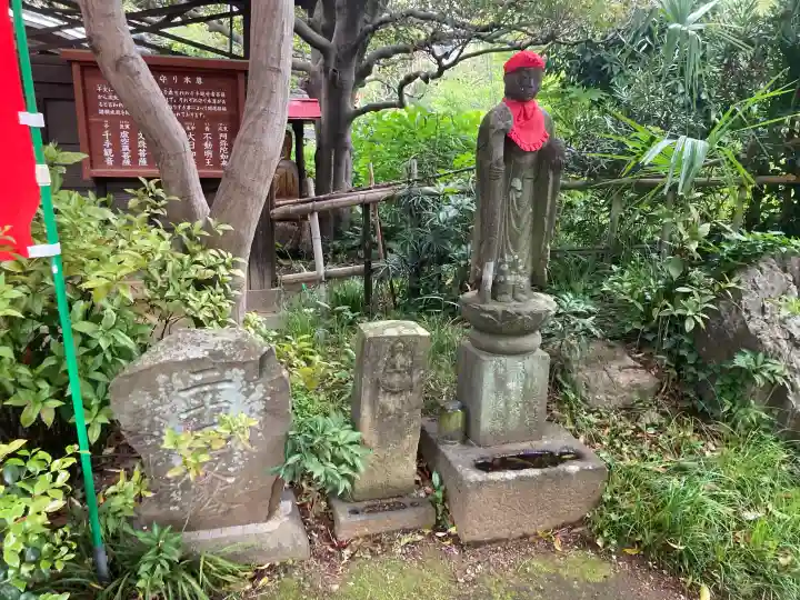 興禅寺の{uncategorized: "未分類", other: "その他", undefined: "問題あり", building: "その他建物", grave: "お墓", sacred_gate: "鳥居", guardian: "狛犬", statue: "像", buddha: "仏像", history: "歴史", nature: "自然", garden: "庭園", animal: "動物", pagoda: "塔", temizu: "手水舎", mountain_gate: "山門・神門", sanctuary: "本殿・本堂", subordinate: "末社・摂社", art: "芸術", scenery: "景色", jizo: "地蔵", ema: "絵馬", goshuin: "御朱印", omikuji: "おみくじ", items: "授与品その他", amulet: "お守り", goshuincho: "御朱印帳", eats: "食事", festival: "お祭り", votive_dance: "神楽", shichigosan: "七五三参", wedding: "結婚式", experience: "体験その他", initially: "初詣", around: "周辺", anti_infection: "感染症対策"}