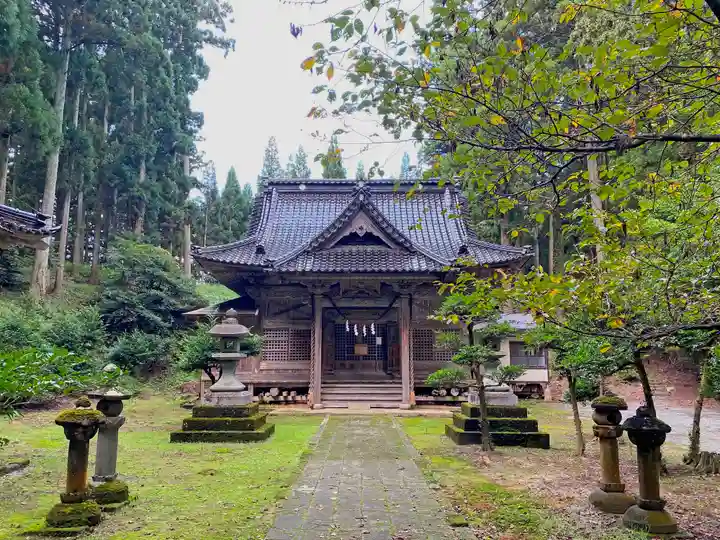 遠賀神社の本殿・本堂