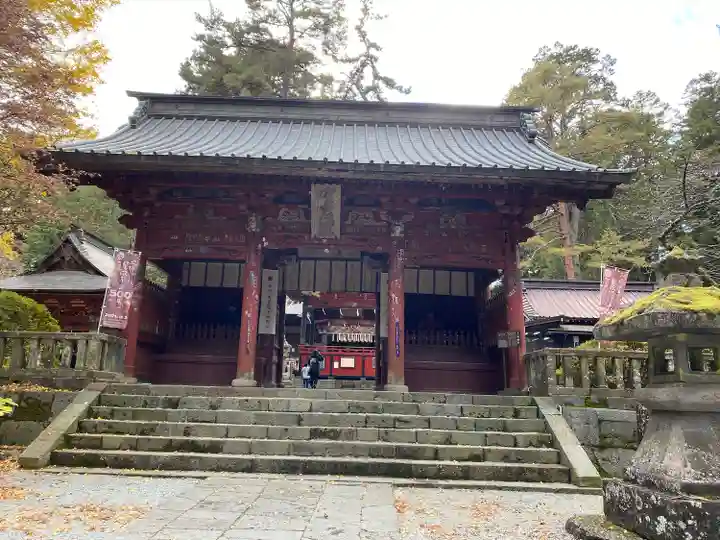 北口本宮冨士浅間神社の山門・神門
