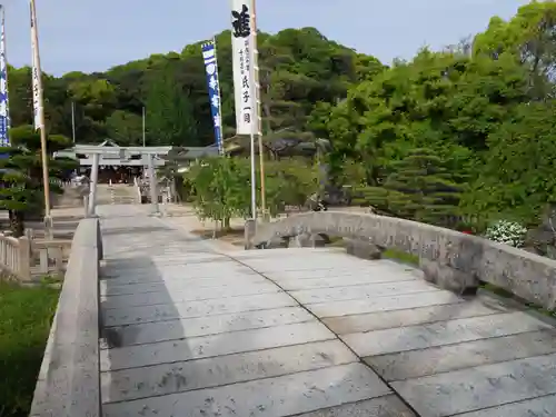 鶴羽根神社の建物その他