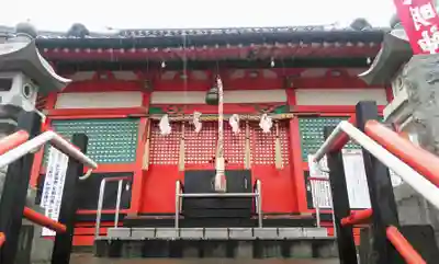 塚越稲荷神社の本殿・本堂