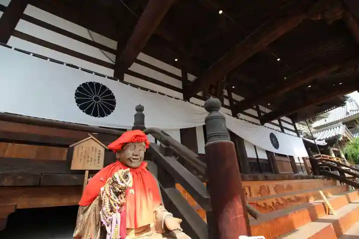 善光寺大勧進の本殿・本堂