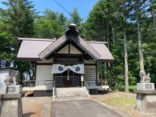 中札内神社の本殿