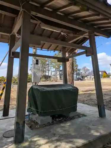 神山稲荷神社の{uncategorized: "未分類", other: "その他", undefined: "問題あり", building: "その他建物", grave: "お墓", sacred_gate: "鳥居", guardian: "狛犬", statue: "像", buddha: "仏像", history: "歴史", nature: "自然", garden: "庭園", animal: "動物", pagoda: "塔", temizu: "手水舎", mountain_gate: "山門・神門", sanctuary: "本殿・本堂", subordinate: "末社・摂社", art: "芸術", scenery: "景色", jizo: "地蔵", ema: "絵馬", goshuin: "御朱印", omikuji: "おみくじ", items: "授与品その他", amulet: "お守り", goshuincho: "御朱印帳", eats: "食事", festival: "お祭り", votive_dance: "神楽", shichigosan: "七五三参", wedding: "結婚式", experience: "体験その他", initially: "初詣", around: "周辺", anti_infection: "感染症対策"}