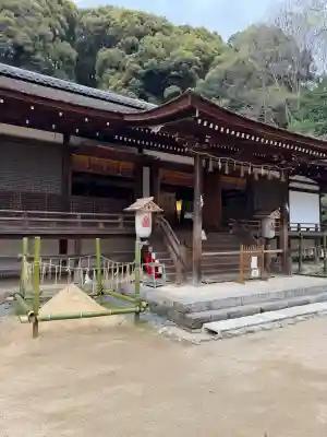 宇治上神社の{uncategorized: "未分類", other: "その他", undefined: "問題あり", building: "その他建物", grave: "お墓", sacred_gate: "鳥居", guardian: "狛犬", statue: "像", buddha: "仏像", history: "歴史", nature: "自然", garden: "庭園", animal: "動物", pagoda: "塔", temizu: "手水舎", mountain_gate: "山門・神門", sanctuary: "本殿・本堂", subordinate: "末社・摂社", art: "芸術", scenery: "景色", jizo: "地蔵", ema: "絵馬", goshuin: "御朱印", omikuji: "おみくじ", items: "授与品その他", amulet: "お守り", goshuincho: "御朱印帳", eats: "食事", festival: "お祭り", votive_dance: "神楽", shichigosan: "七五三参", wedding: "結婚式", experience: "体験その他", initially: "初詣", around: "周辺", anti_infection: "感染症対策"}