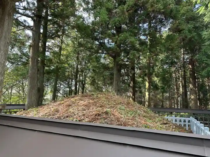 比婆山久米神社(奥の宮)の{uncategorized: "未分類", other: "その他", undefined: "問題あり", building: "その他建物", grave: "お墓", sacred_gate: "鳥居", guardian: "狛犬", statue: "像", buddha: "仏像", history: "歴史", nature: "自然", garden: "庭園", animal: "動物", pagoda: "塔", temizu: "手水舎", mountain_gate: "山門・神門", sanctuary: "本殿・本堂", subordinate: "末社・摂社", art: "芸術", scenery: "景色", jizo: "地蔵", ema: "絵馬", goshuin: "御朱印", omikuji: "おみくじ", items: "授与品その他", amulet: "お守り", goshuincho: "御朱印帳", eats: "食事", festival: "お祭り", votive_dance: "神楽", shichigosan: "七五三参", wedding: "結婚式", experience: "体験その他", initially: "初詣", around: "周辺", anti_infection: "感染症対策"}