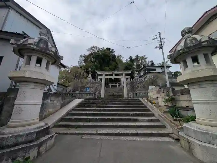 安達太良神社の{uncategorized: "未分類", other: "その他", undefined: "問題あり", building: "その他建物", grave: "お墓", sacred_gate: "鳥居", guardian: "狛犬", statue: "像", buddha: "仏像", history: "歴史", nature: "自然", garden: "庭園", animal: "動物", pagoda: "塔", temizu: "手水舎", mountain_gate: "山門・神門", sanctuary: "本殿・本堂", subordinate: "末社・摂社", art: "芸術", scenery: "景色", jizo: "地蔵", ema: "絵馬", goshuin: "御朱印", omikuji: "おみくじ", items: "授与品その他", amulet: "お守り", goshuincho: "御朱印帳", eats: "食事", festival: "お祭り", votive_dance: "神楽", shichigosan: "七五三参", wedding: "結婚式", experience: "体験その他", initially: "初詣", around: "周辺", anti_infection: "感染症対策"}