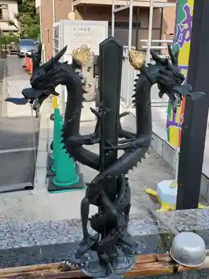 成田山横浜別院延命院の手水舎