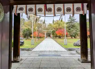 札幌護國神社の山門・神門