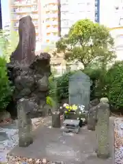 西向天神社のお墓