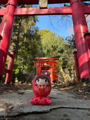栗川稲荷神社の{uncategorized: "未分類", other: "その他", undefined: "問題あり", building: "その他建物", grave: "お墓", sacred_gate: "鳥居", guardian: "狛犬", statue: "像", buddha: "仏像", history: "歴史", nature: "自然", garden: "庭園", animal: "動物", pagoda: "塔", temizu: "手水舎", mountain_gate: "山門・神門", sanctuary: "本殿・本堂", subordinate: "末社・摂社", art: "芸術", scenery: "景色", jizo: "地蔵", ema: "絵馬", goshuin: "御朱印", omikuji: "おみくじ", items: "授与品その他", amulet: "お守り", goshuincho: "御朱印帳", eats: "食事", festival: "お祭り", votive_dance: "神楽", shichigosan: "七五三参", wedding: "結婚式", experience: "体験その他", initially: "初詣", around: "周辺", anti_infection: "感染症対策"}