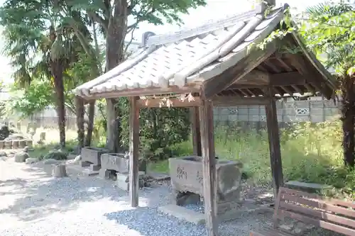 知形神社の手水舎