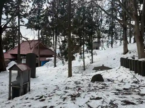 鳥越八幡宮摂社七所明神社の{uncategorized: "未分類", other: "その他", undefined: "問題あり", building: "その他建物", grave: "お墓", sacred_gate: "鳥居", guardian: "狛犬", statue: "像", buddha: "仏像", history: "歴史", nature: "自然", garden: "庭園", animal: "動物", pagoda: "塔", temizu: "手水舎", mountain_gate: "山門・神門", sanctuary: "本殿・本堂", subordinate: "末社・摂社", art: "芸術", scenery: "景色", jizo: "地蔵", ema: "絵馬", goshuin: "御朱印", omikuji: "おみくじ", items: "授与品その他", amulet: "お守り", goshuincho: "御朱印帳", eats: "食事", festival: "お祭り", votive_dance: "神楽", shichigosan: "七五三参", wedding: "結婚式", experience: "体験その他", initially: "初詣", around: "周辺", anti_infection: "感染症対策"}