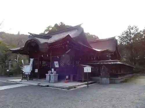 三尾神社の本殿