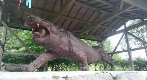 八房神社の狛犬