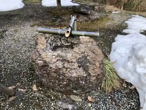 白鳥神社の手水舎