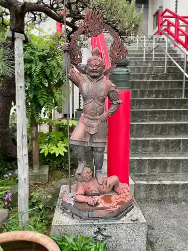 永寿寺の像
