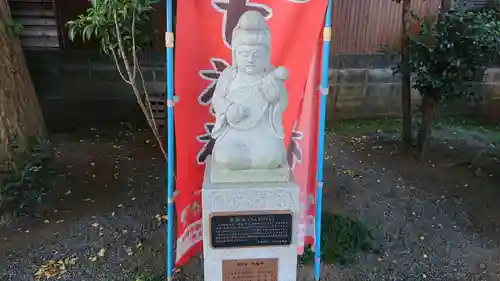 母智丘神社の像