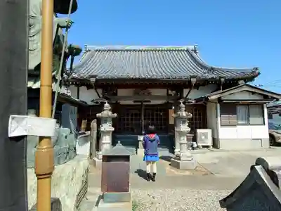 津田寺の本殿・本堂