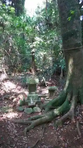 唐臼神社の末社