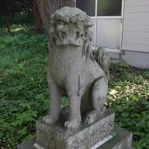 神威神社の狛犬