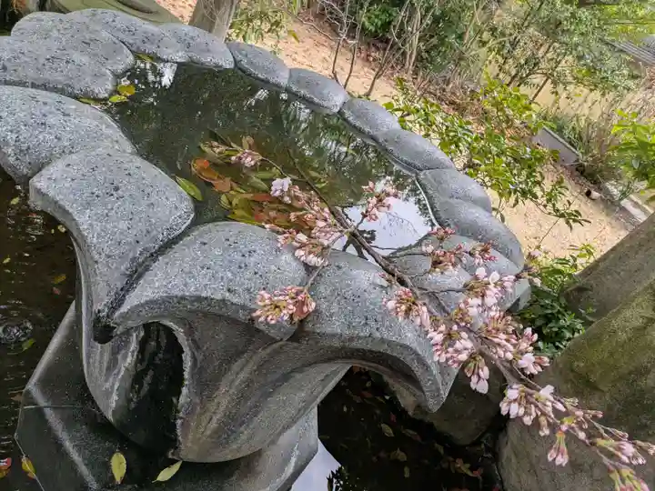 中津瀬神社の手水舎
