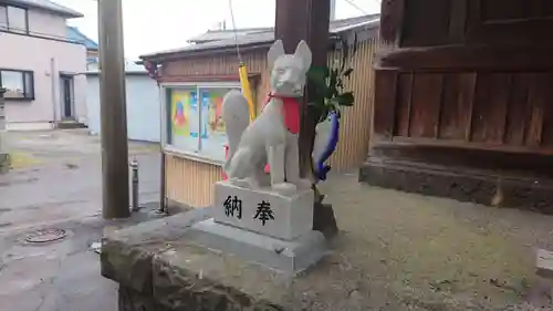 稲荷神社（中里）の狛犬