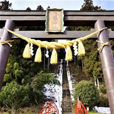 坪沼八幡神社の鳥居