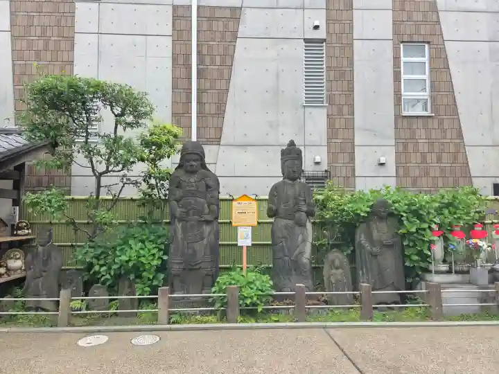 谷中西光寺の{uncategorized: "未分類", other: "その他", undefined: "問題あり", building: "その他建物", grave: "お墓", sacred_gate: "鳥居", guardian: "狛犬", statue: "像", buddha: "仏像", history: "歴史", nature: "自然", garden: "庭園", animal: "動物", pagoda: "塔", temizu: "手水舎", mountain_gate: "山門・神門", sanctuary: "本殿・本堂", subordinate: "末社・摂社", art: "芸術", scenery: "景色", jizo: "地蔵", ema: "絵馬", goshuin: "御朱印", omikuji: "おみくじ", items: "授与品その他", amulet: "お守り", goshuincho: "御朱印帳", eats: "食事", festival: "お祭り", votive_dance: "神楽", shichigosan: "七五三参", wedding: "結婚式", experience: "体験その他", initially: "初詣", around: "周辺", anti_infection: "感染症対策"}
