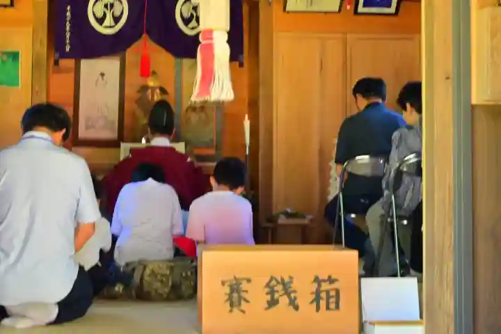 郡殿の池弁財天社(新潟県)