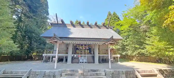 天照御祖神社の{uncategorized: "未分類", other: "その他", undefined: "問題あり", building: "その他建物", grave: "お墓", sacred_gate: "鳥居", guardian: "狛犬", statue: "像", buddha: "仏像", history: "歴史", nature: "自然", garden: "庭園", animal: "動物", pagoda: "塔", temizu: "手水舎", mountain_gate: "山門・神門", sanctuary: "本殿・本堂", subordinate: "末社・摂社", art: "芸術", scenery: "景色", jizo: "地蔵", ema: "絵馬", goshuin: "御朱印", omikuji: "おみくじ", items: "授与品その他", amulet: "お守り", goshuincho: "御朱印帳", eats: "食事", festival: "お祭り", votive_dance: "神楽", shichigosan: "七五三参", wedding: "結婚式", experience: "体験その他", initially: "初詣", around: "周辺", anti_infection: "感染症対策"}