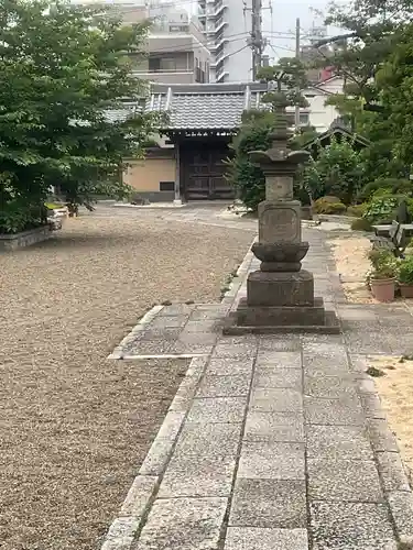 蓮花寺の塔