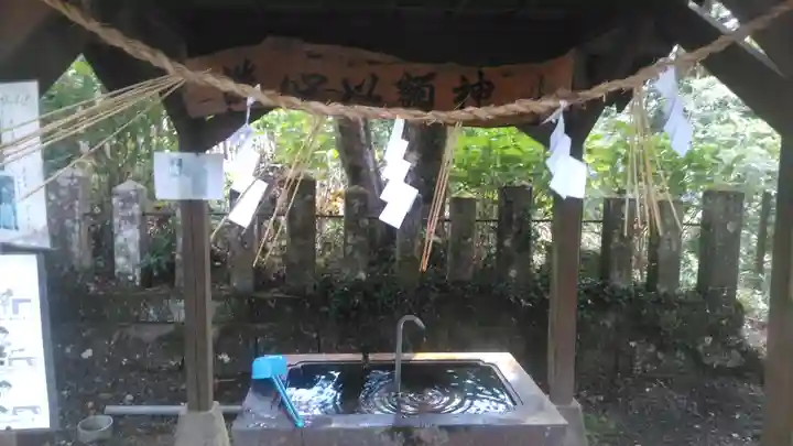 宝八幡宮の手水舎