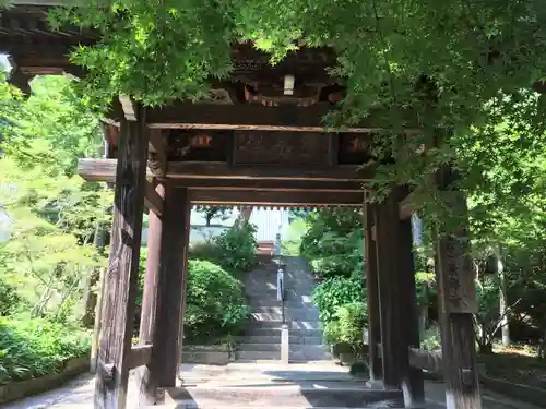 崇禅寺の山門