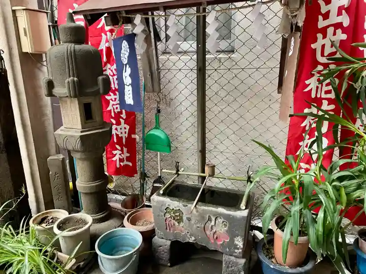 出世稲荷神社/岩代稲荷神社の{uncategorized: "未分類", other: "その他", undefined: "問題あり", building: "その他建物", grave: "お墓", sacred_gate: "鳥居", guardian: "狛犬", statue: "像", buddha: "仏像", history: "歴史", nature: "自然", garden: "庭園", animal: "動物", pagoda: "塔", temizu: "手水舎", mountain_gate: "山門・神門", sanctuary: "本殿・本堂", subordinate: "末社・摂社", art: "芸術", scenery: "景色", jizo: "地蔵", ema: "絵馬", goshuin: "御朱印", omikuji: "おみくじ", items: "授与品その他", amulet: "お守り", goshuincho: "御朱印帳", eats: "食事", festival: "お祭り", votive_dance: "神楽", shichigosan: "七五三参", wedding: "結婚式", experience: "体験その他", initially: "初詣", around: "周辺", anti_infection: "感染症対策"}