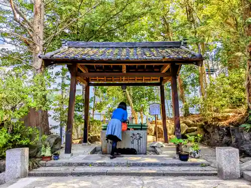 蝮ヶ池八幡宮の手水舎