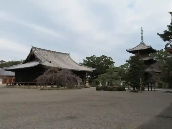 道成寺の本殿・本堂