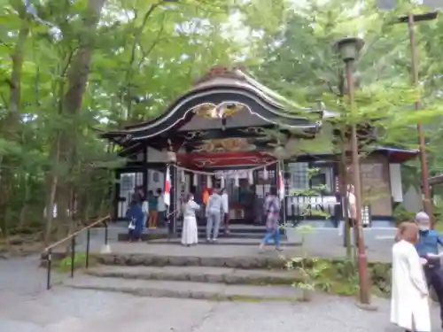 新屋山神社の本殿