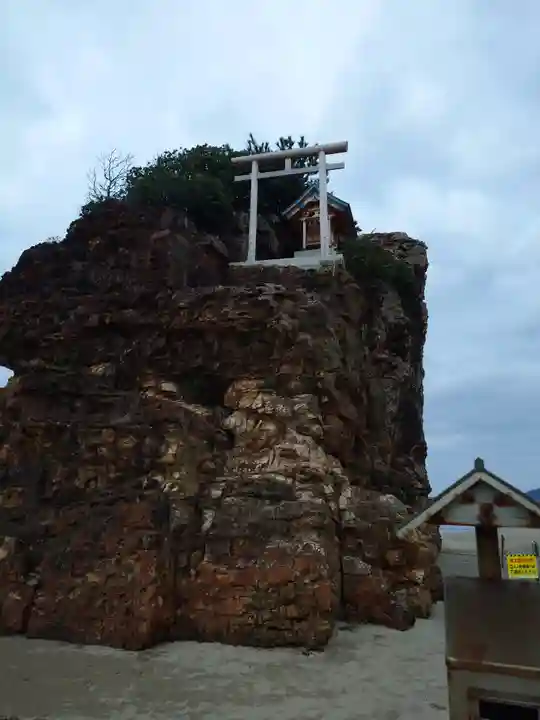 稲佐の浜 弁天島(島根県)
