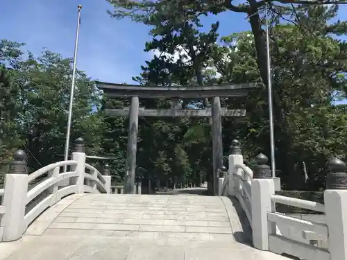 寒川神社の鳥居