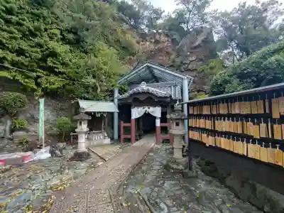 鹽竈神社の{uncategorized: "未分類", other: "その他", undefined: "問題あり", building: "その他建物", grave: "お墓", sacred_gate: "鳥居", guardian: "狛犬", statue: "像", buddha: "仏像", history: "歴史", nature: "自然", garden: "庭園", animal: "動物", pagoda: "塔", temizu: "手水舎", mountain_gate: "山門・神門", sanctuary: "本殿・本堂", subordinate: "末社・摂社", art: "芸術", scenery: "景色", jizo: "地蔵", ema: "絵馬", goshuin: "御朱印", omikuji: "おみくじ", items: "授与品その他", amulet: "お守り", goshuincho: "御朱印帳", eats: "食事", festival: "お祭り", votive_dance: "神楽", shichigosan: "七五三参", wedding: "結婚式", experience: "体験その他", initially: "初詣", around: "周辺", anti_infection: "感染症対策"}