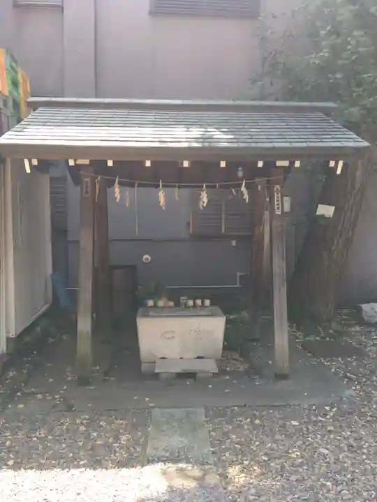 諏訪神社の手水舎