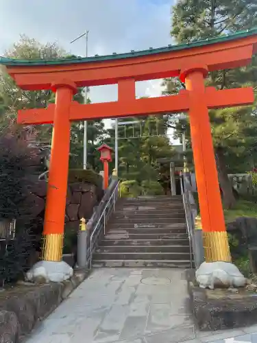穴八幡宮の{uncategorized: "未分類", other: "その他", undefined: "問題あり", building: "その他建物", grave: "お墓", sacred_gate: "鳥居", guardian: "狛犬", statue: "像", buddha: "仏像", history: "歴史", nature: "自然", garden: "庭園", animal: "動物", pagoda: "塔", temizu: "手水舎", mountain_gate: "山門・神門", sanctuary: "本殿・本堂", subordinate: "末社・摂社", art: "芸術", scenery: "景色", jizo: "地蔵", ema: "絵馬", goshuin: "御朱印", omikuji: "おみくじ", items: "授与品その他", amulet: "お守り", goshuincho: "御朱印帳", eats: "食事", festival: "お祭り", votive_dance: "神楽", shichigosan: "七五三参", wedding: "結婚式", experience: "体験その他", initially: "初詣", around: "周辺", anti_infection: "感染症対策"}